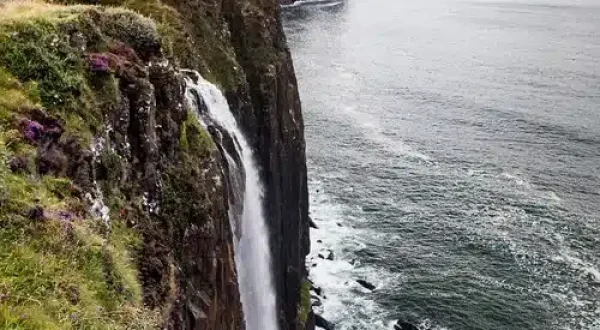 waterfall-5899421_1280--1-